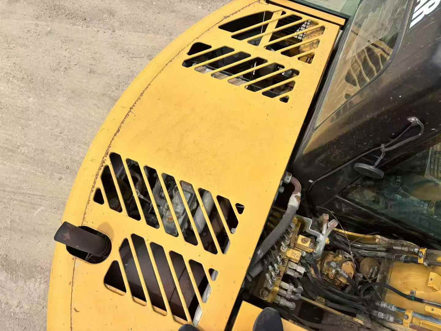 Compre Escavadeira Caterpillar 307B Usada / 2