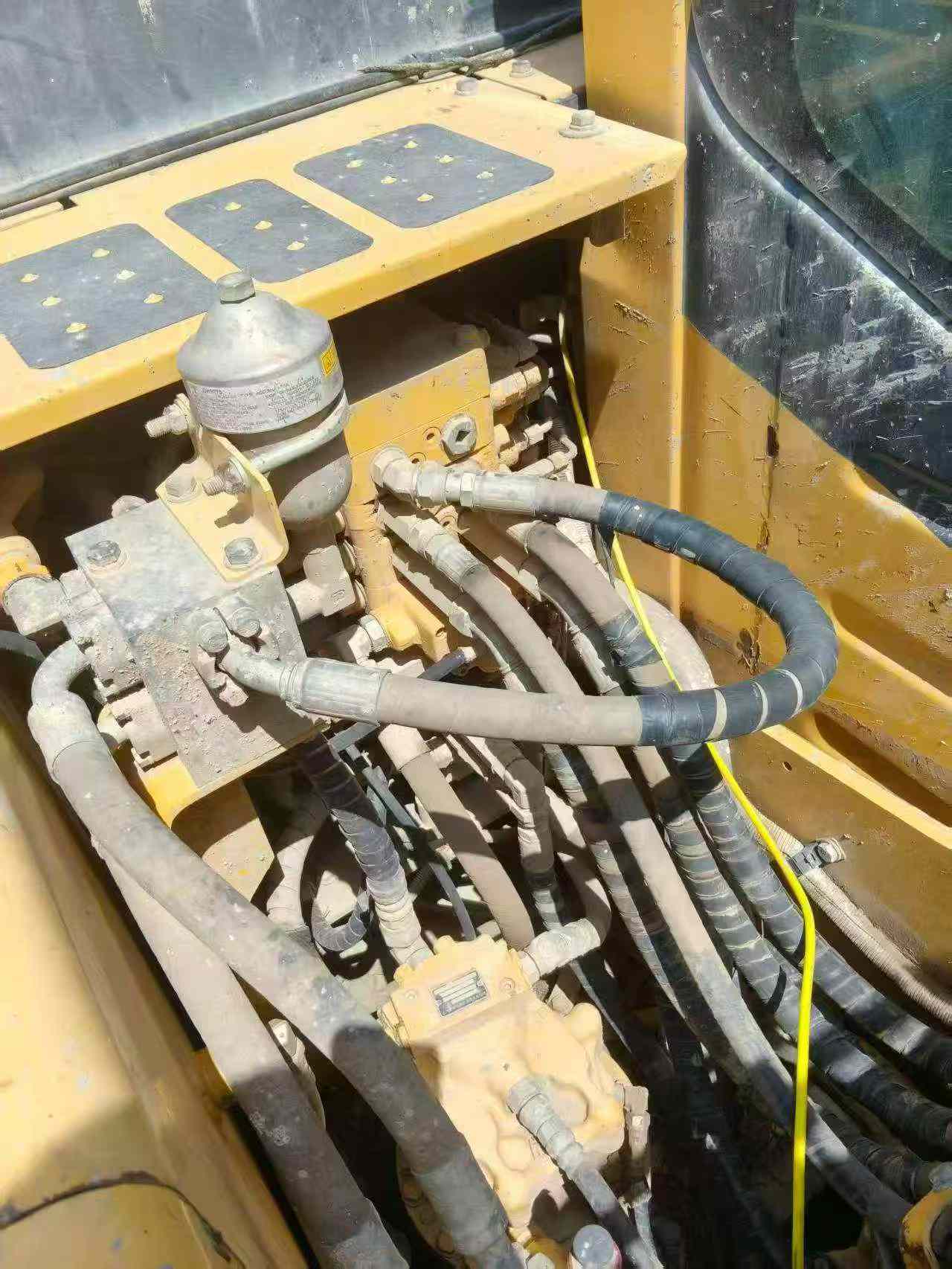 Buy Komatsu PC130 Used Excavator / 2 Buy Komatsu PC130 Used Excavator / 2
