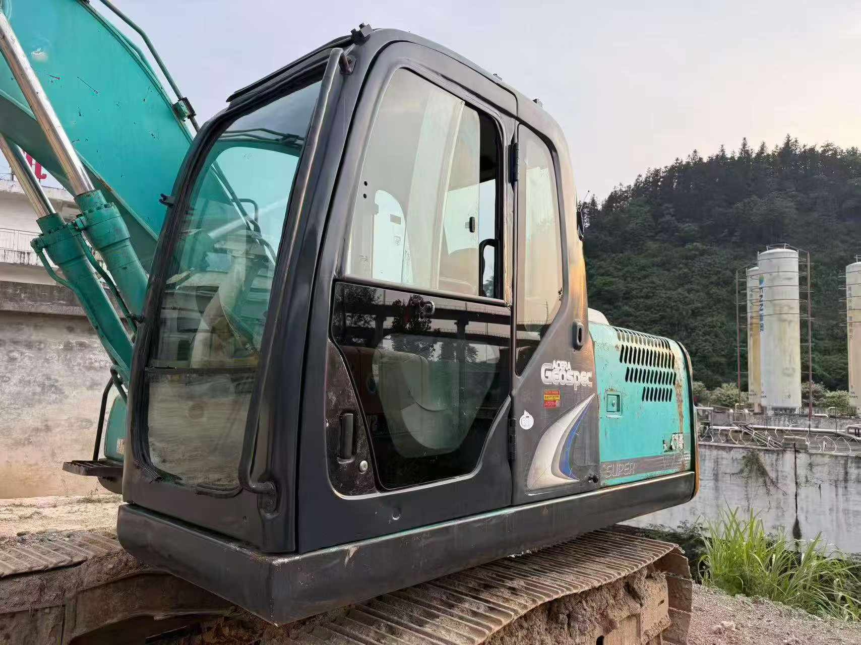 Buy Kobelco SK130-8 Used Excavator