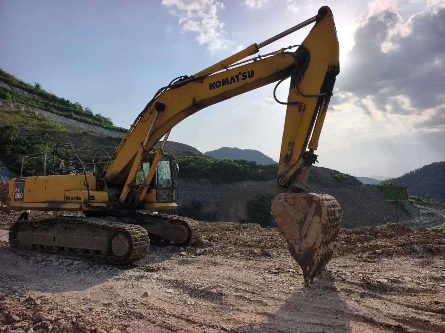 Compre Excavadora Komatsu PC360-7 Usada / 2