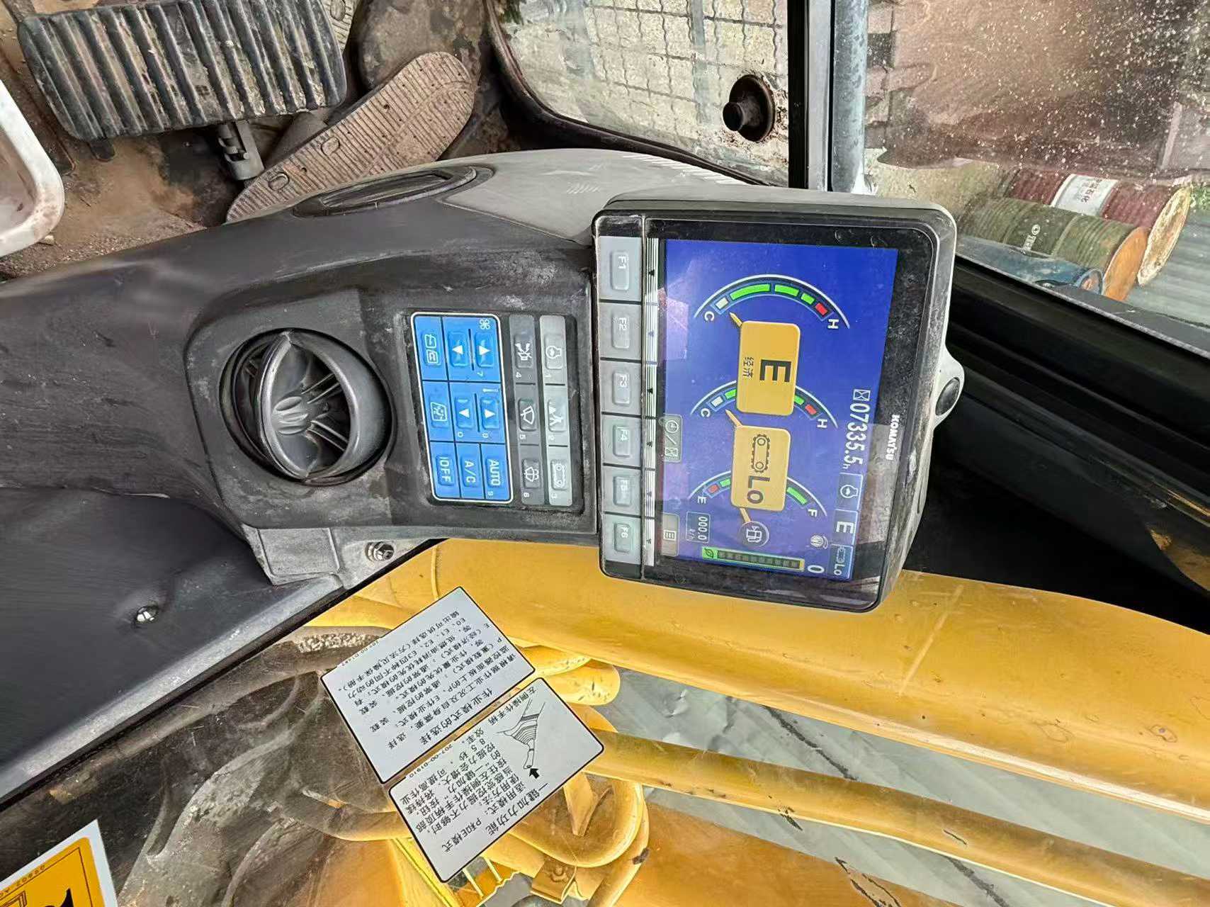 Buy Komatsu PC200 Used Excavator / 6