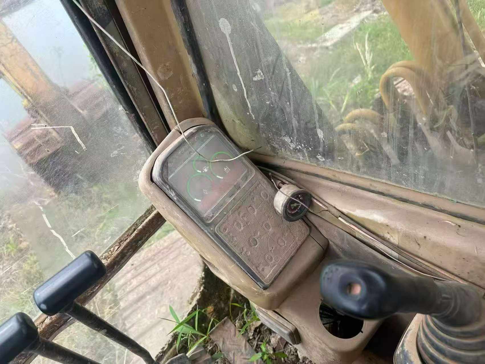 Buy Caterpillar 320V2 Used Excavator / 5