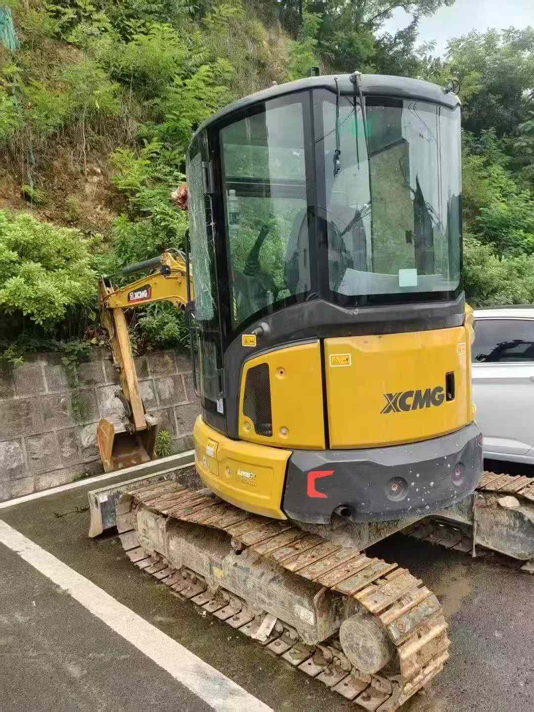 Buy XCMG XE35U Used Excavator / 2 Buy XCMG XE35U Used Excavator / 2
