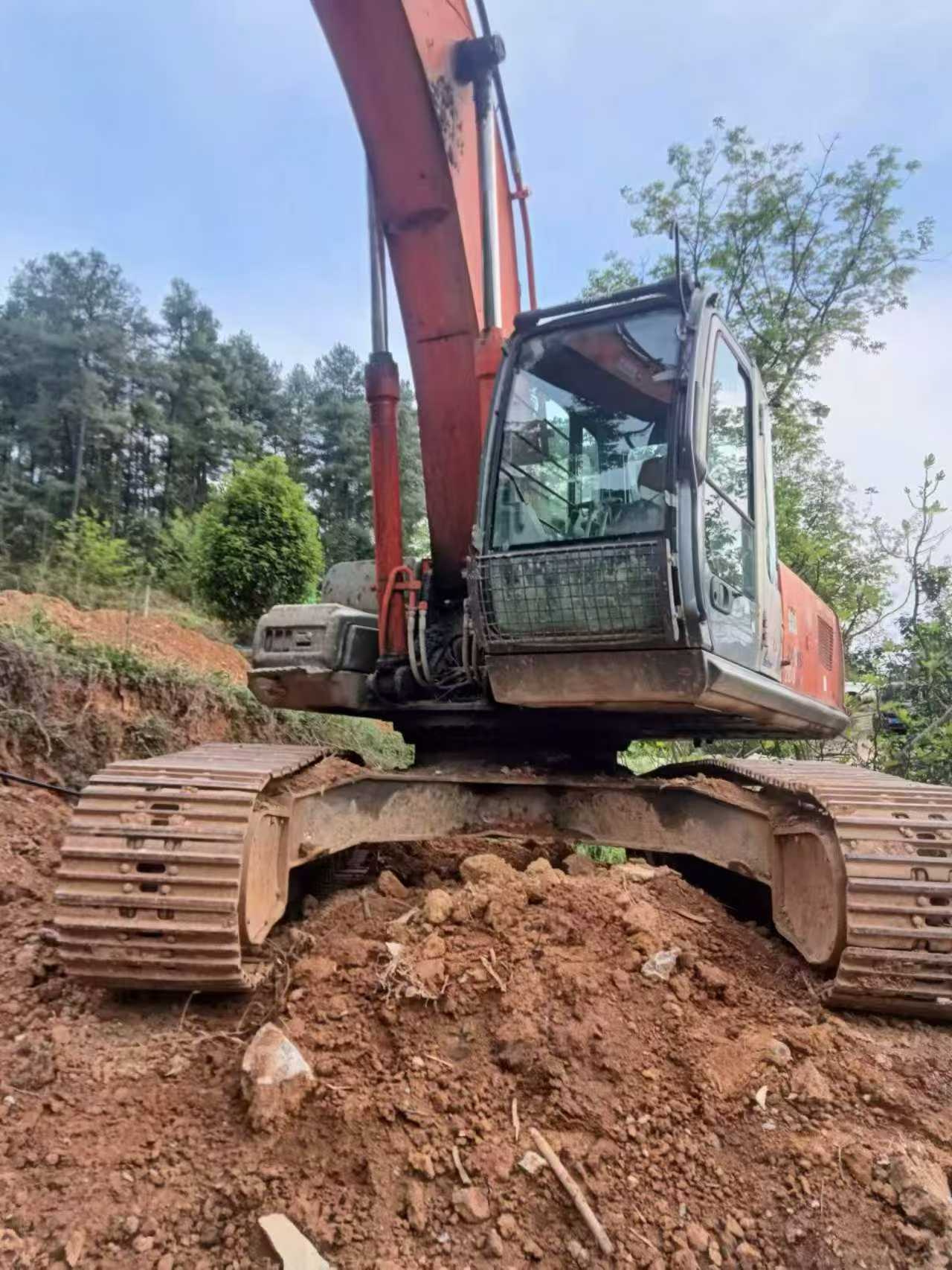 شراء حفارة Hitachi ZX260-3G مستعملة / 2