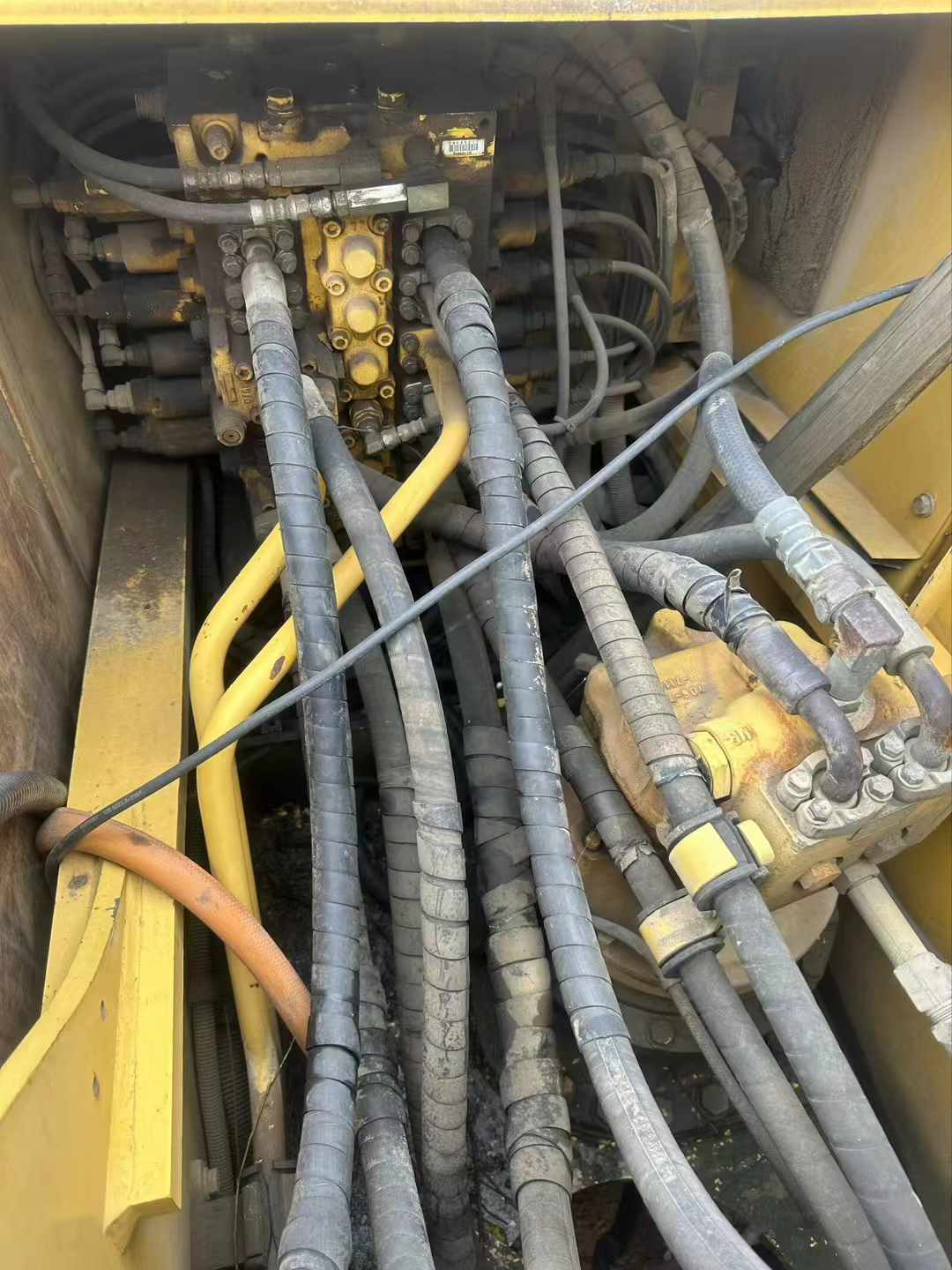 Buy Komatsu PC210-8 Used Excavator / 5