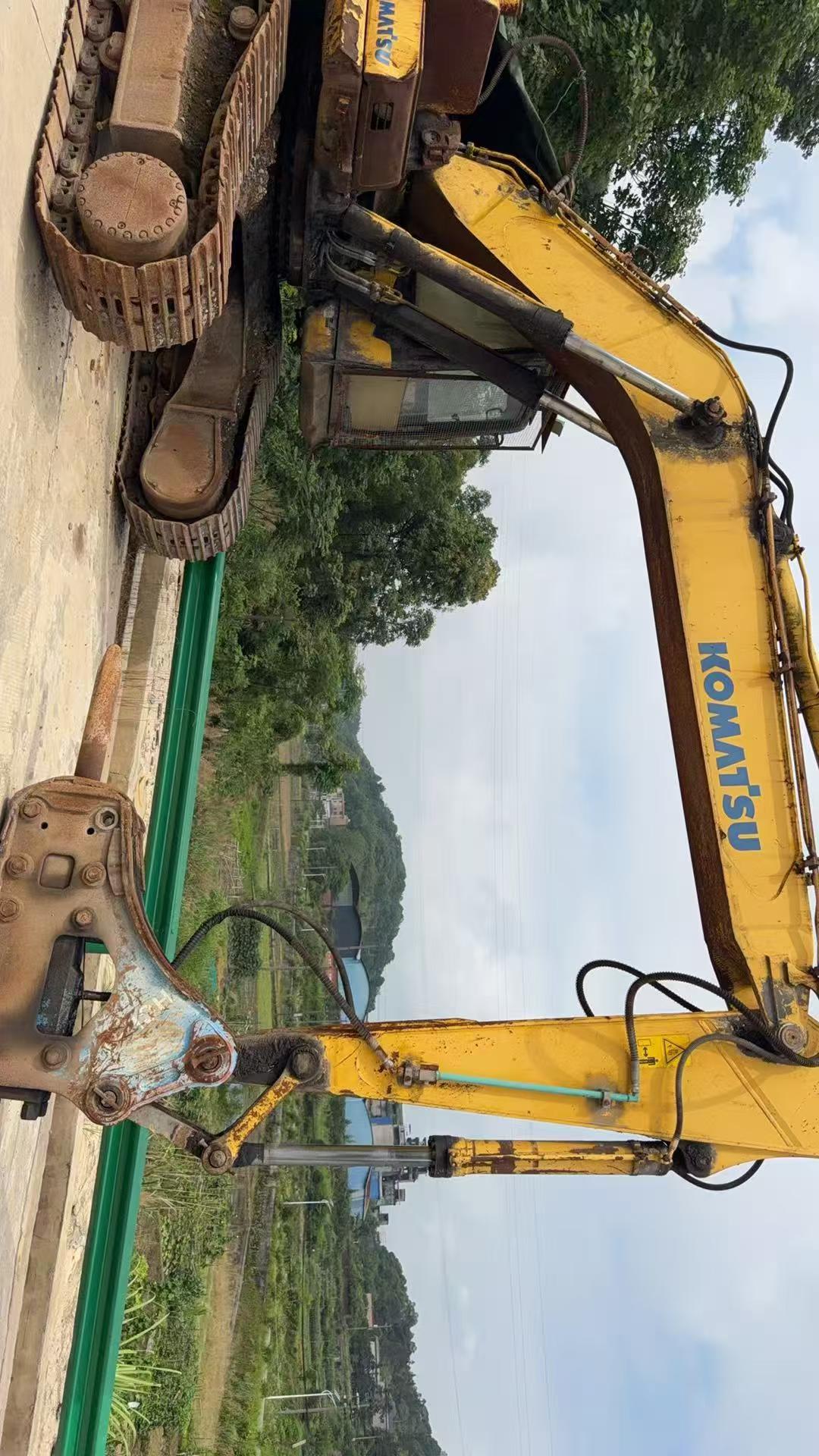 Buy Komatsu PC270-7 Used Excavator / 2