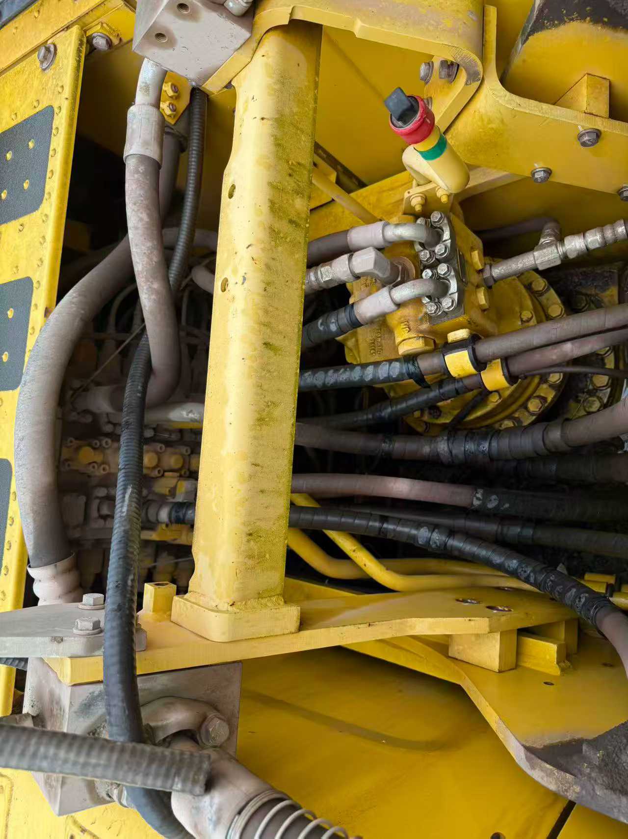 Buy Komatsu PC200 Used Excavator / 5