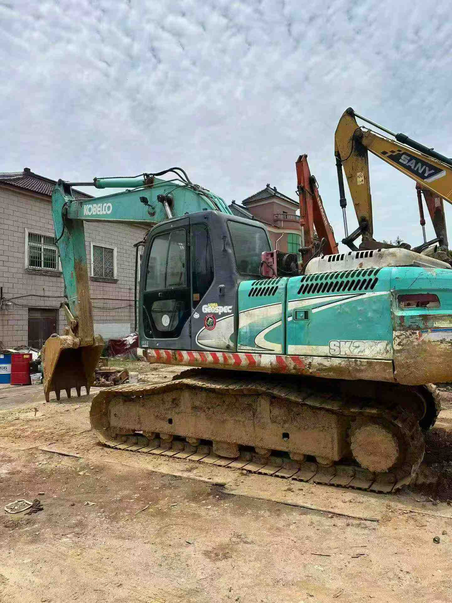 Buy Kobelco SK200-8 Used Excavator