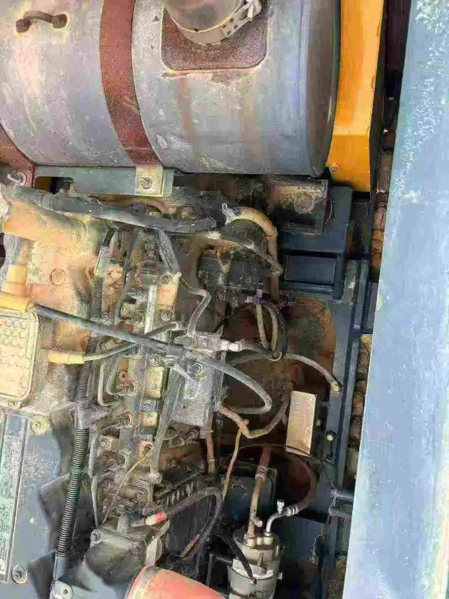 Compre Excavadora Hyundai R205VS Usada / 3