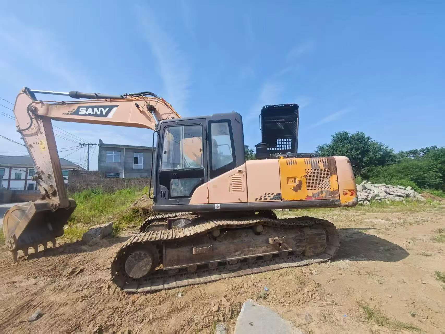 Buy Sany SY215C-8 Used Excavator / 2 Buy Sany SY215C-8 Used Excavator / 2