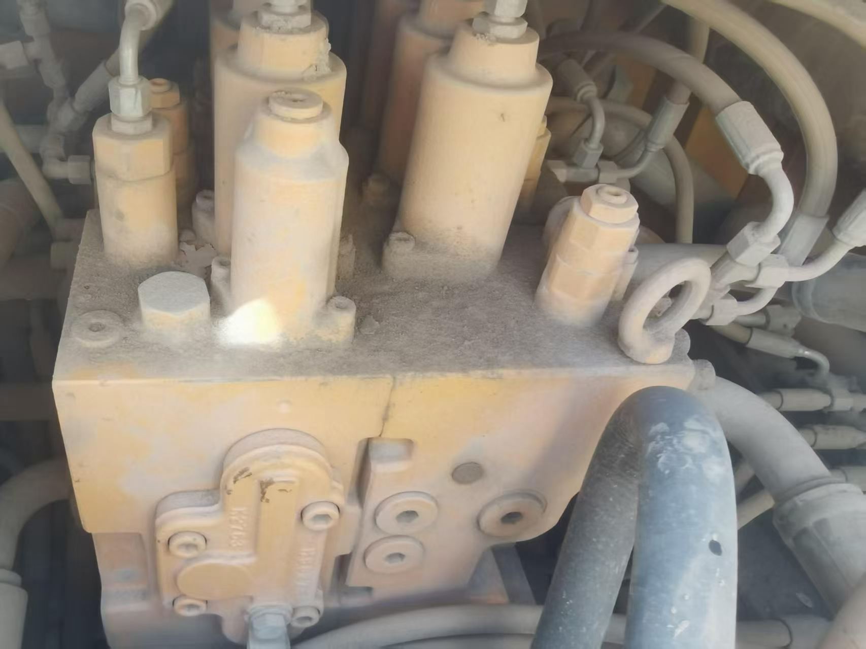 Buy Sany SY215C Used Excavator / 4 Buy Sany SY215C Used Excavator / 4