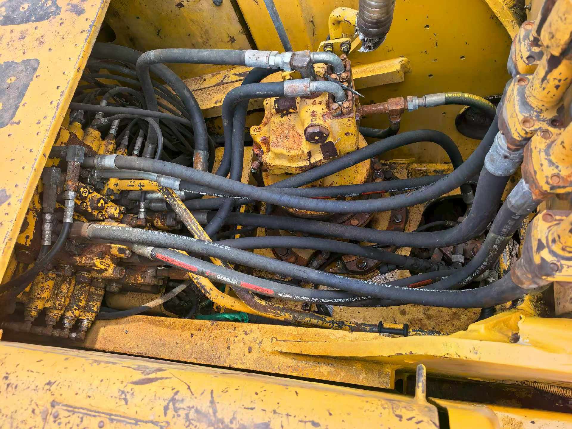 Compre Excavadora Komatsu PC220-8 Usada / 6