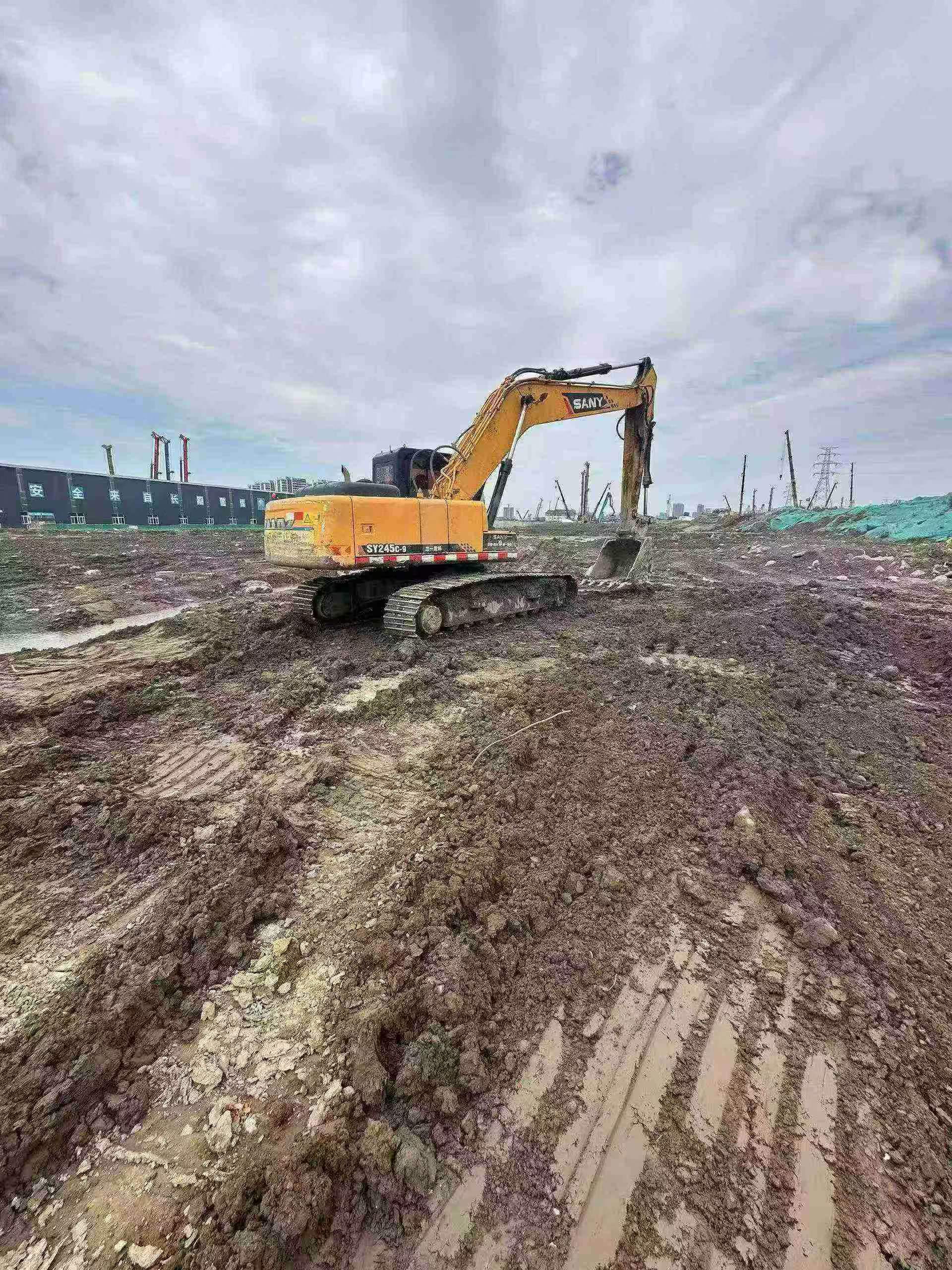 Buy Sany SY215C-8 Used Excavator / 4 Buy Sany SY215C-8 Used Excavator / 4