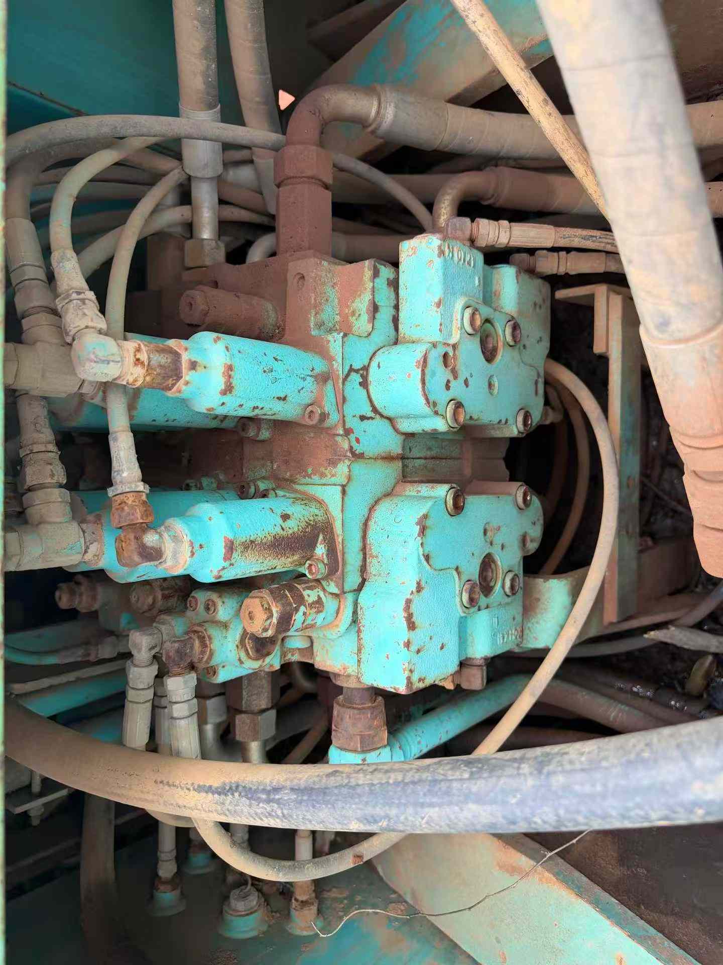 Buy Kobelco SK230-6E Used Excavator / 4 Buy Kobelco SK230-6E Used Excavator / 4