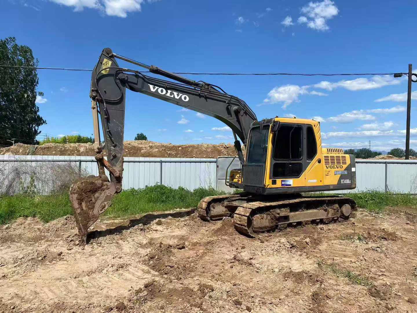 Buy Volvo EC140DL Used Excavator / 3 Buy Volvo EC140DL Used Excavator / 3