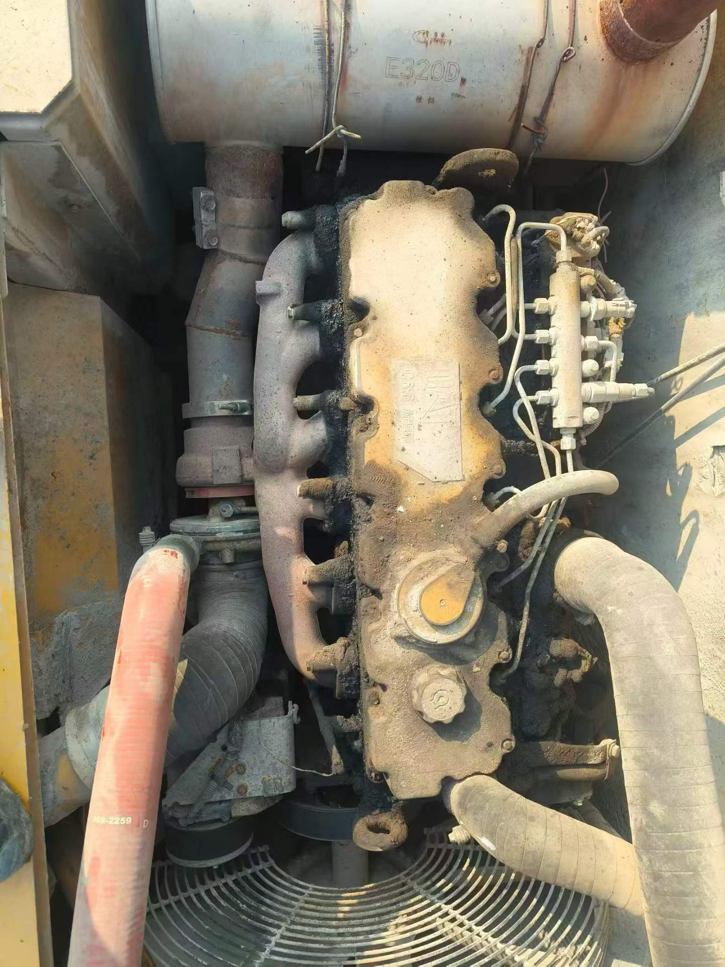 Buy Caterpillar 323 Used Excavator / 8