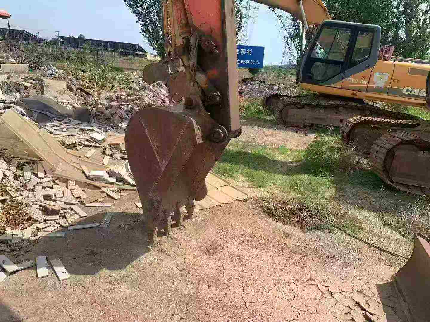 Compre Excavadora Hitachi EX75-3 Usada / 7
