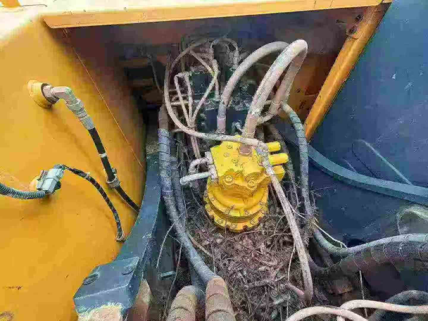 Compre Excavadora Hyundai R205VS Usada / 5