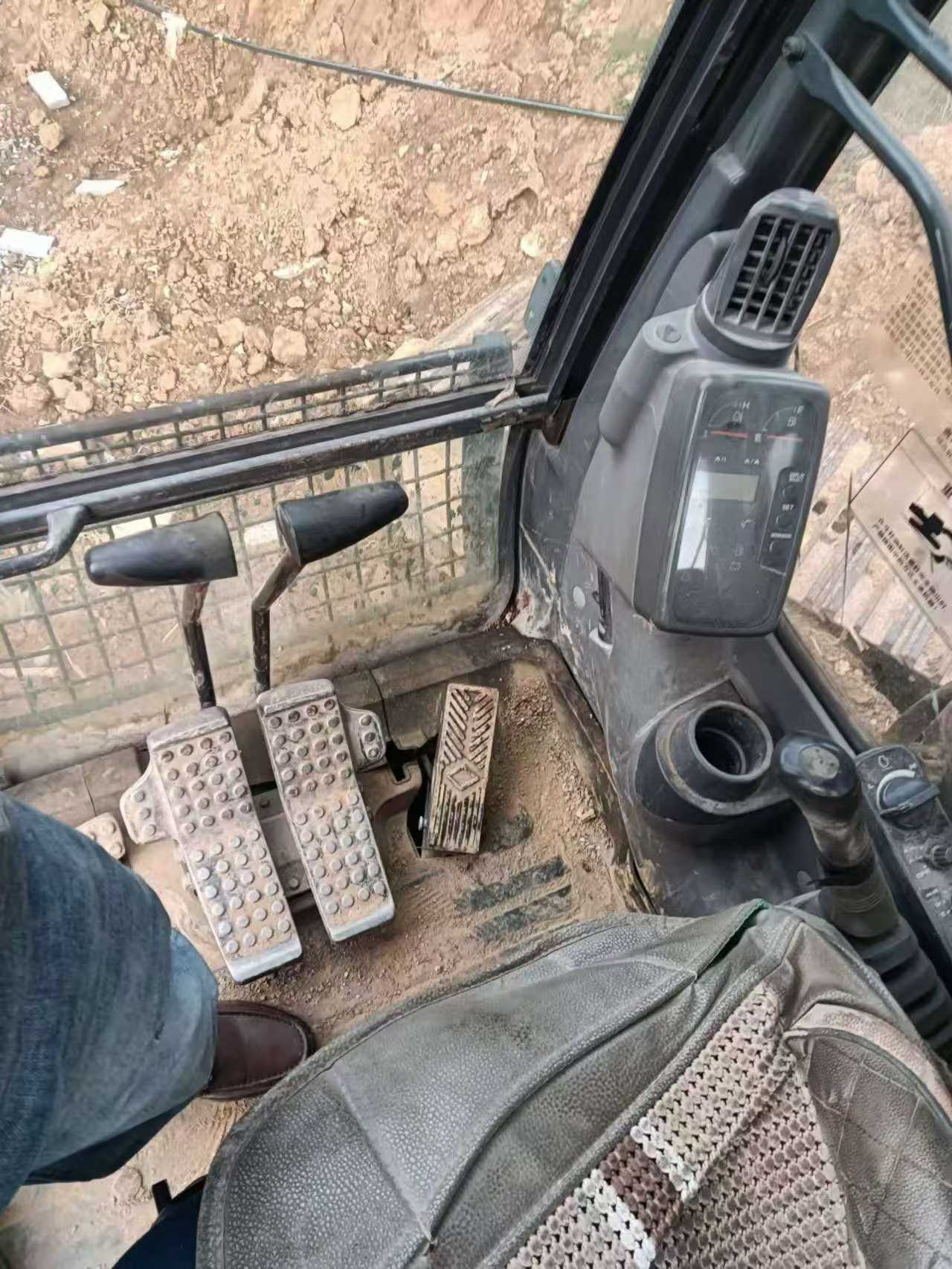 شراء حفارة Hitachi ZX260-3G مستعملة / 7