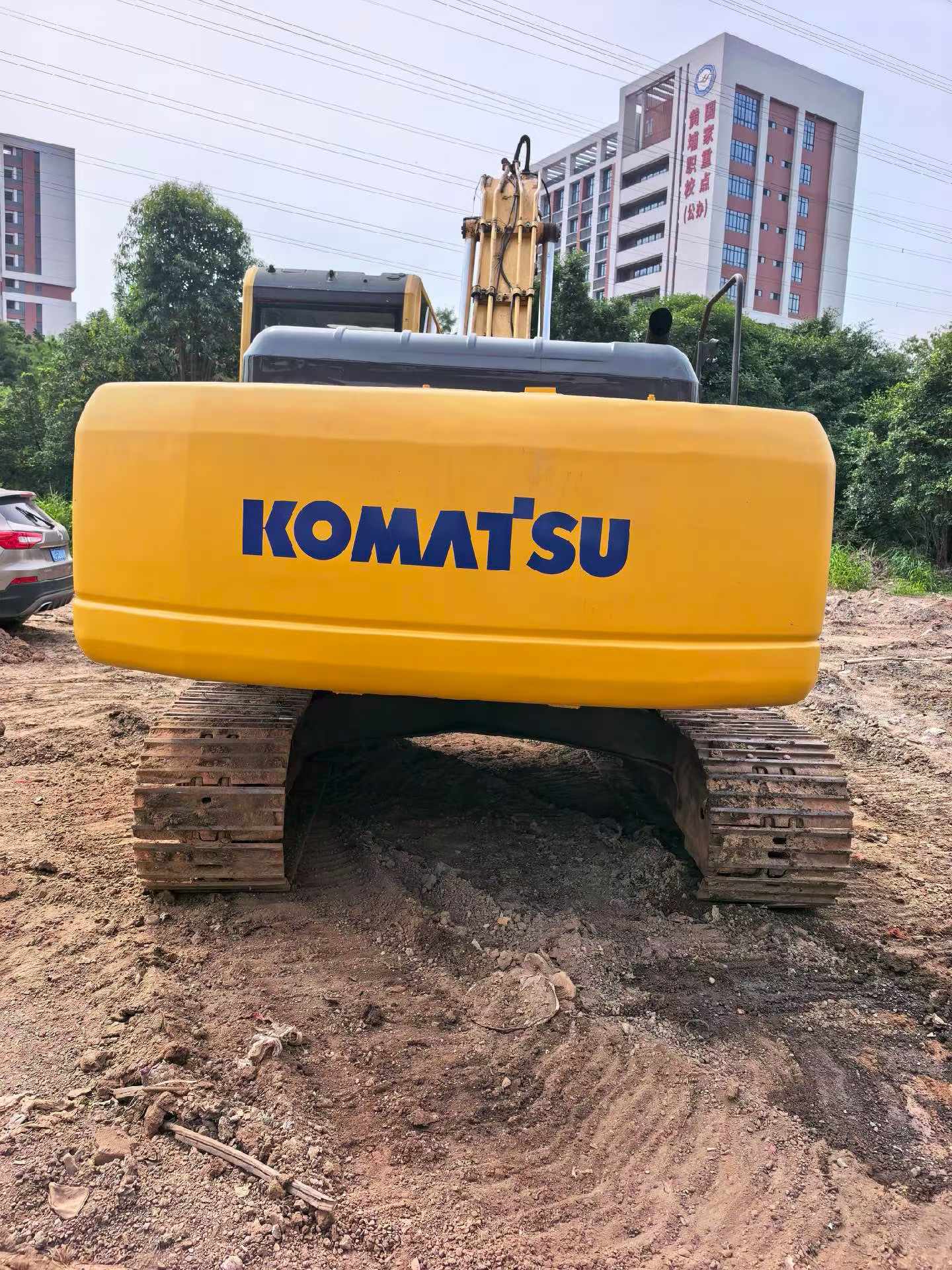 Compre Excavadora Komatsu PC220-8 Usada / 2