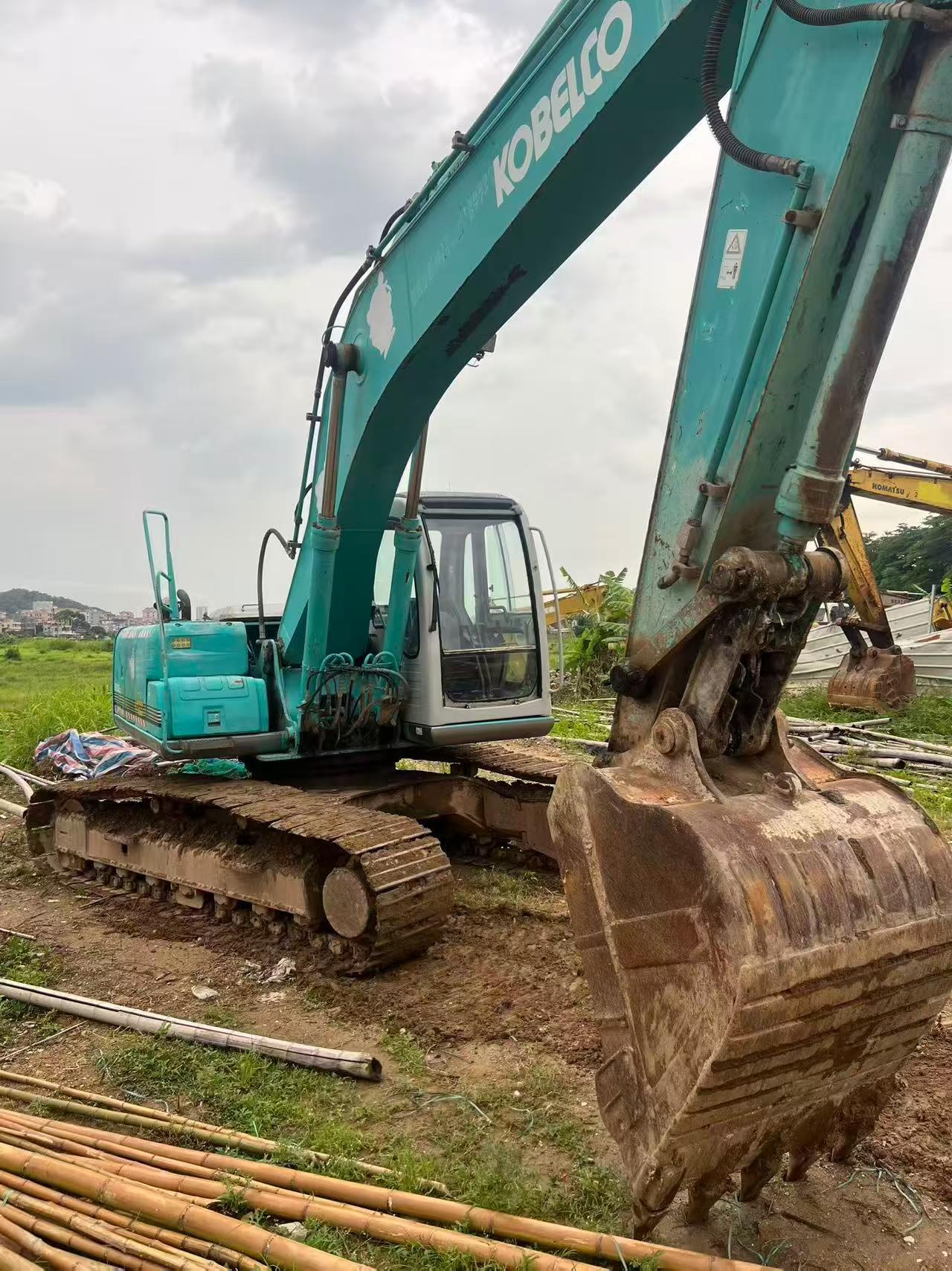 Купить Подержанный Экскаватор Kobelco SK200 / 2 Купить Подержанный Экскаватор Kobelco SK200 / 2