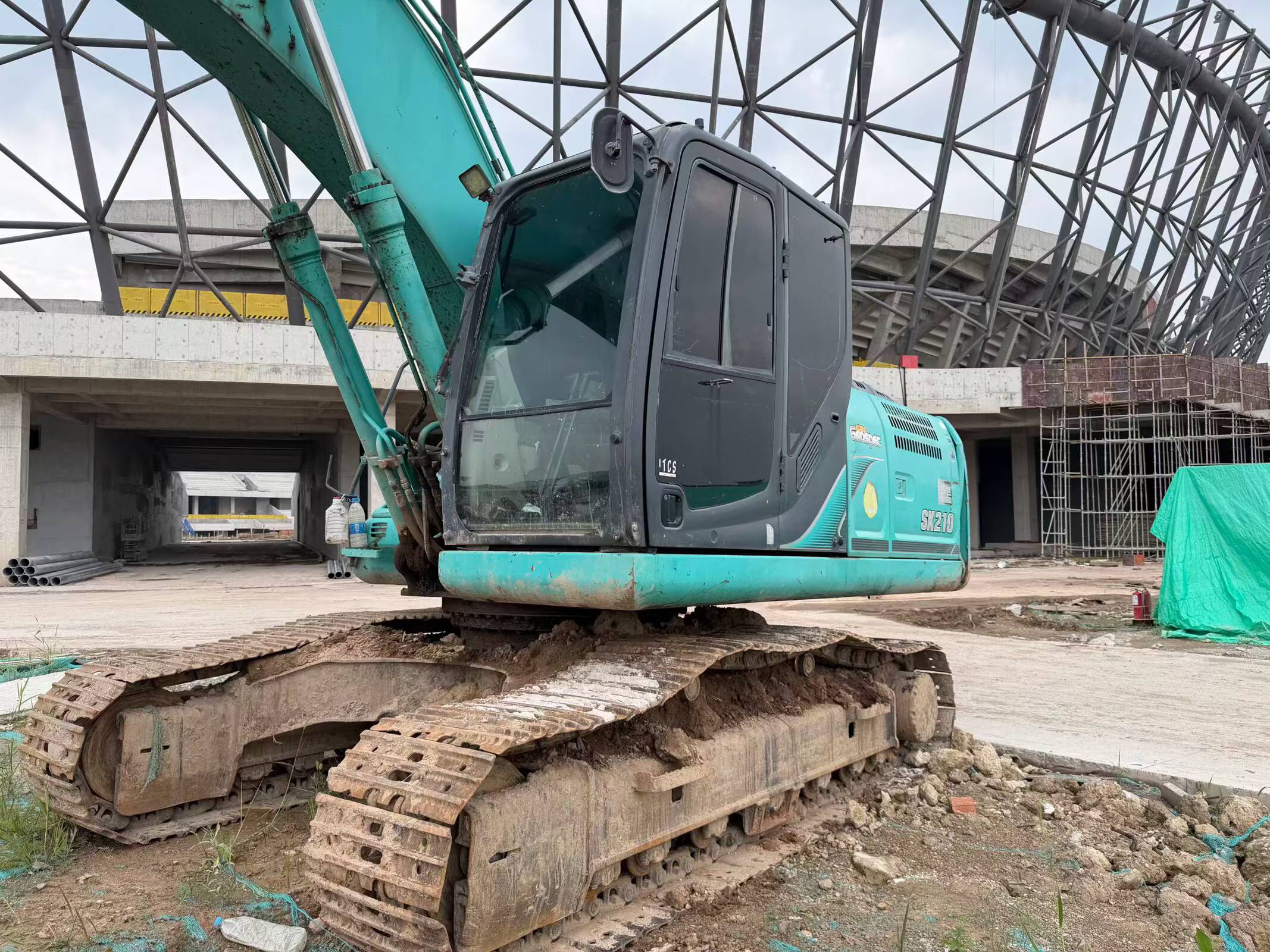 Купить Подержанный Экскаватор Kobelco SK200 / 3 Купить Подержанный Экскаватор Kobelco SK200 / 3