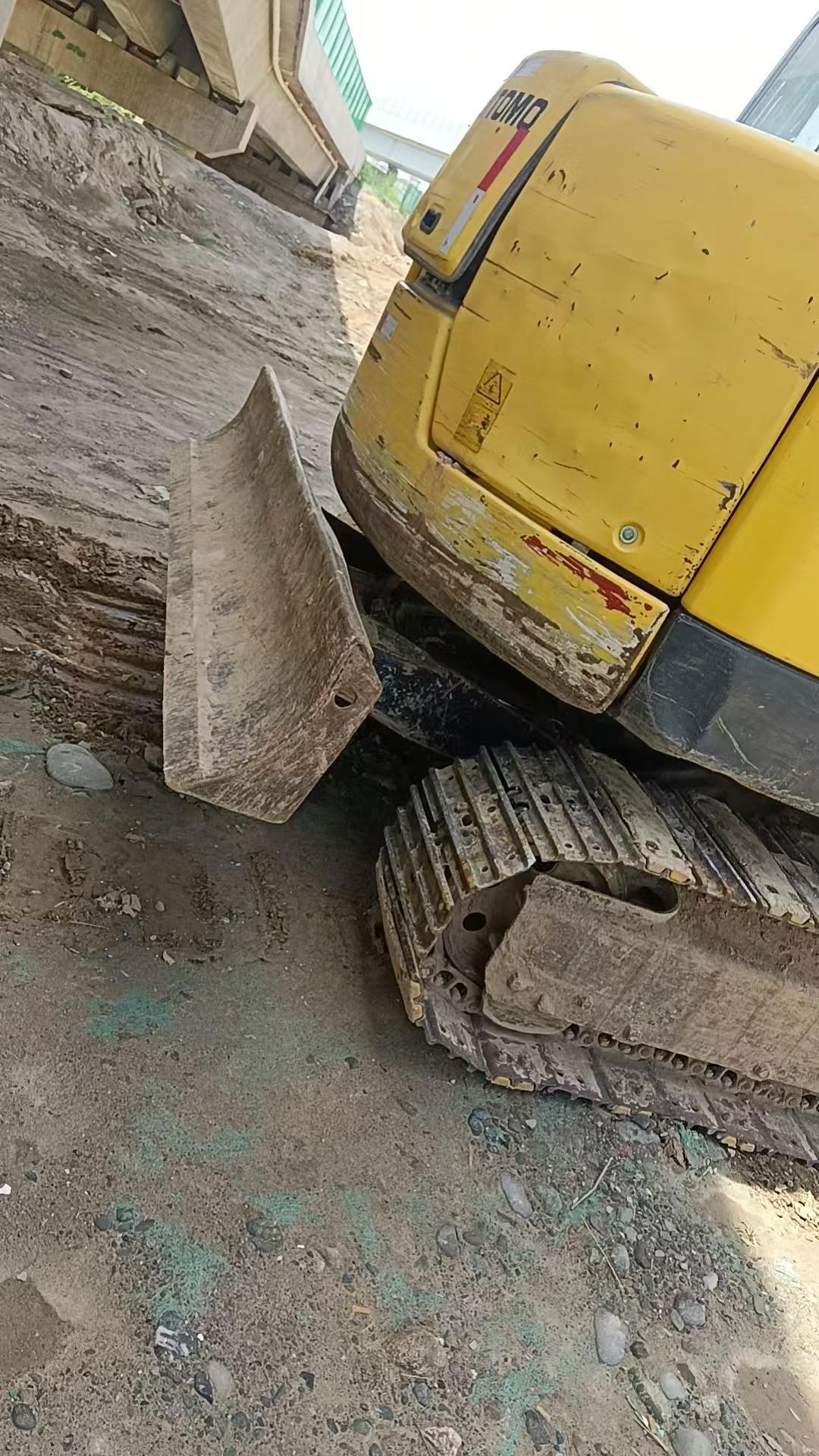 شراء حفارة Sumitomo SH80-6 مستعملة / 4
