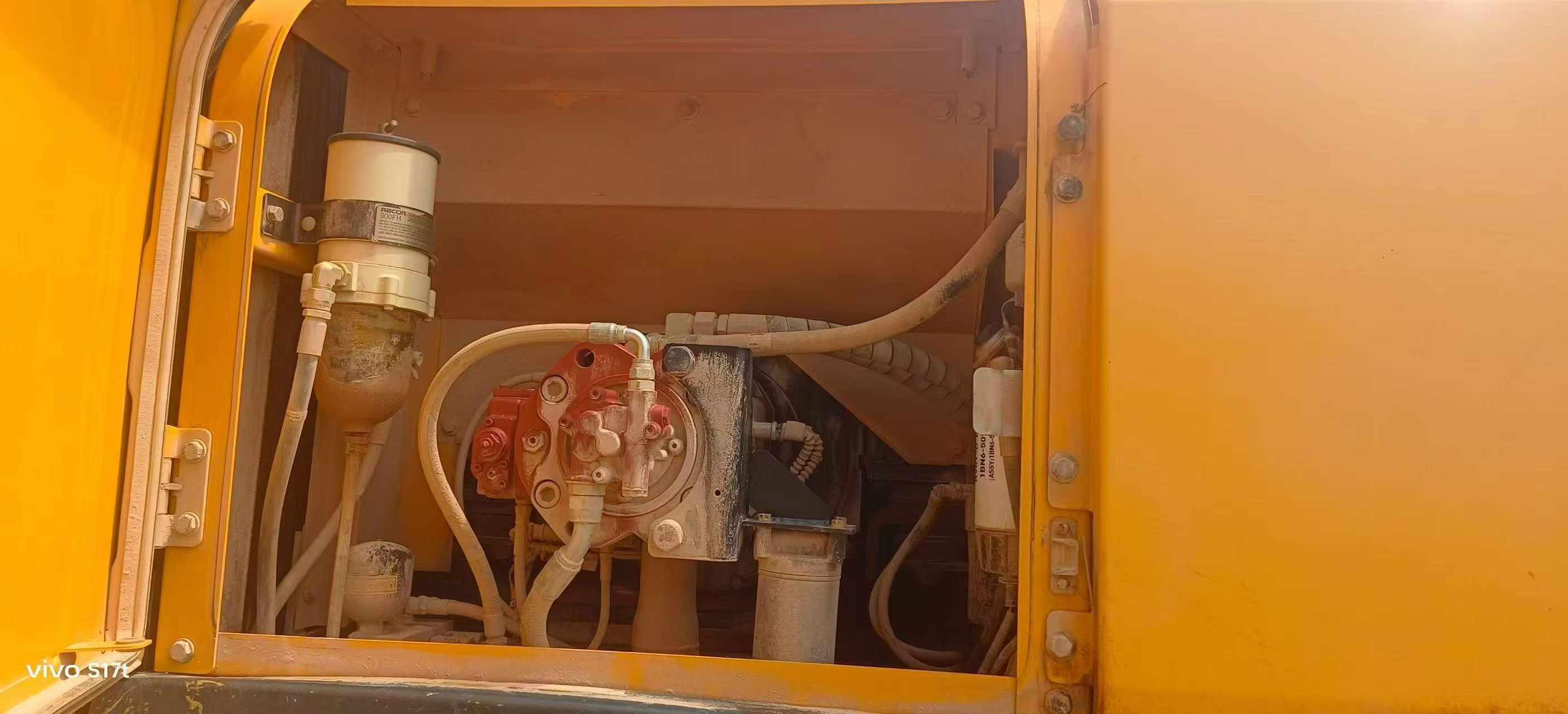 Compre Excavadora Hyundai R205VS Usada / 4