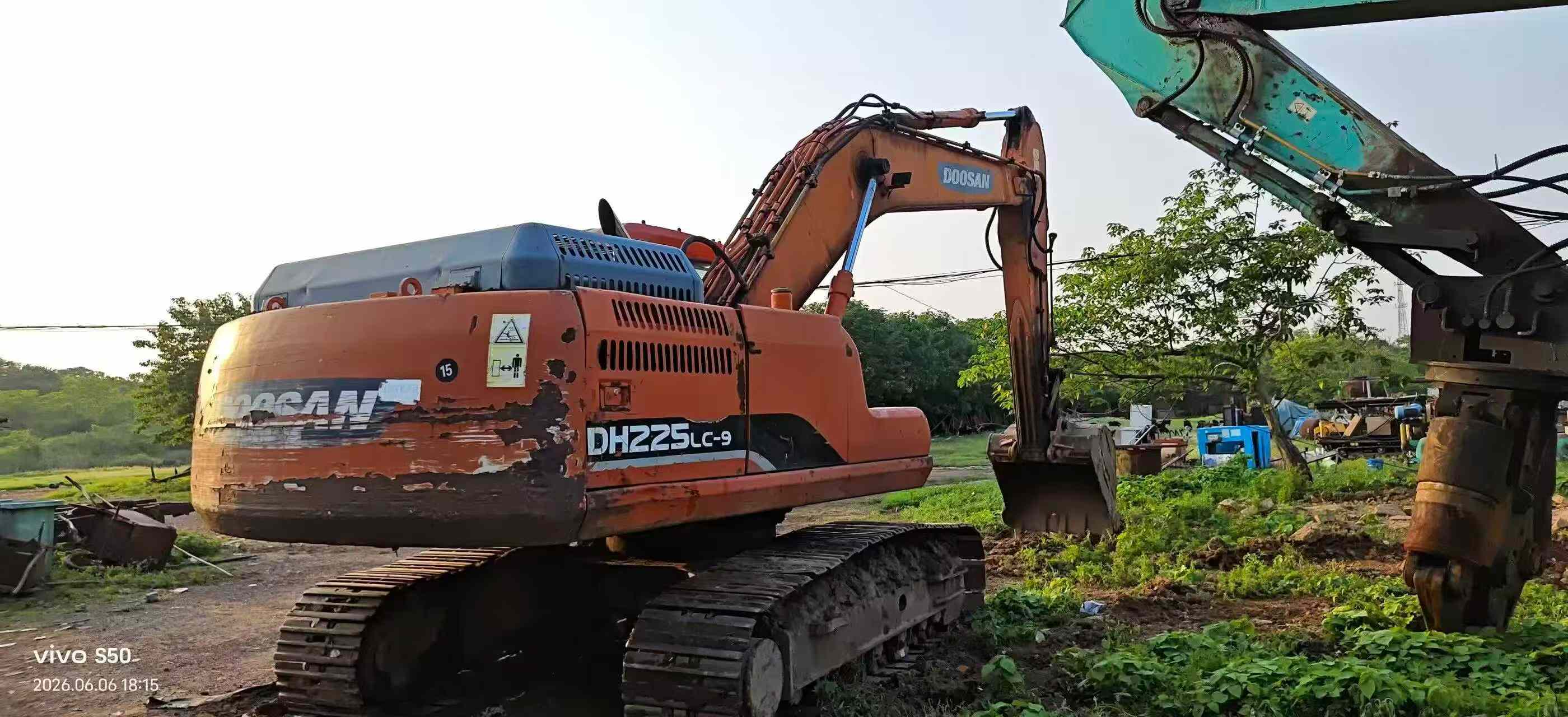 شراء حفارة Doosan DH215-7 مستعملة / 7