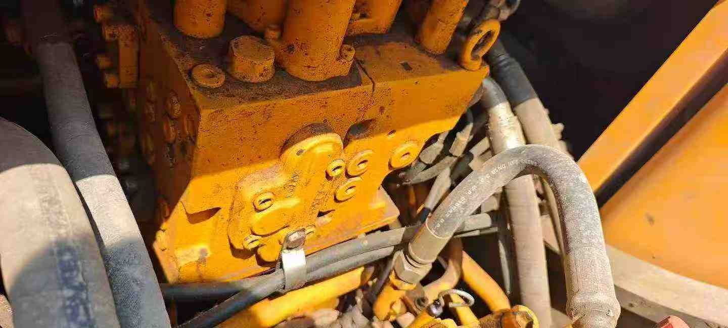 Buy Sany SY215C-8 Used Excavator / 6 Buy Sany SY215C-8 Used Excavator / 6