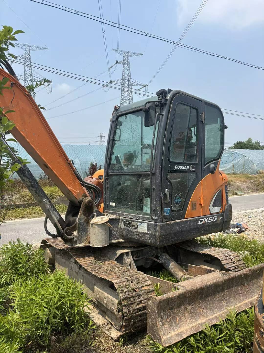 شراء حفارة Doosan DH60 مستعملة / 2