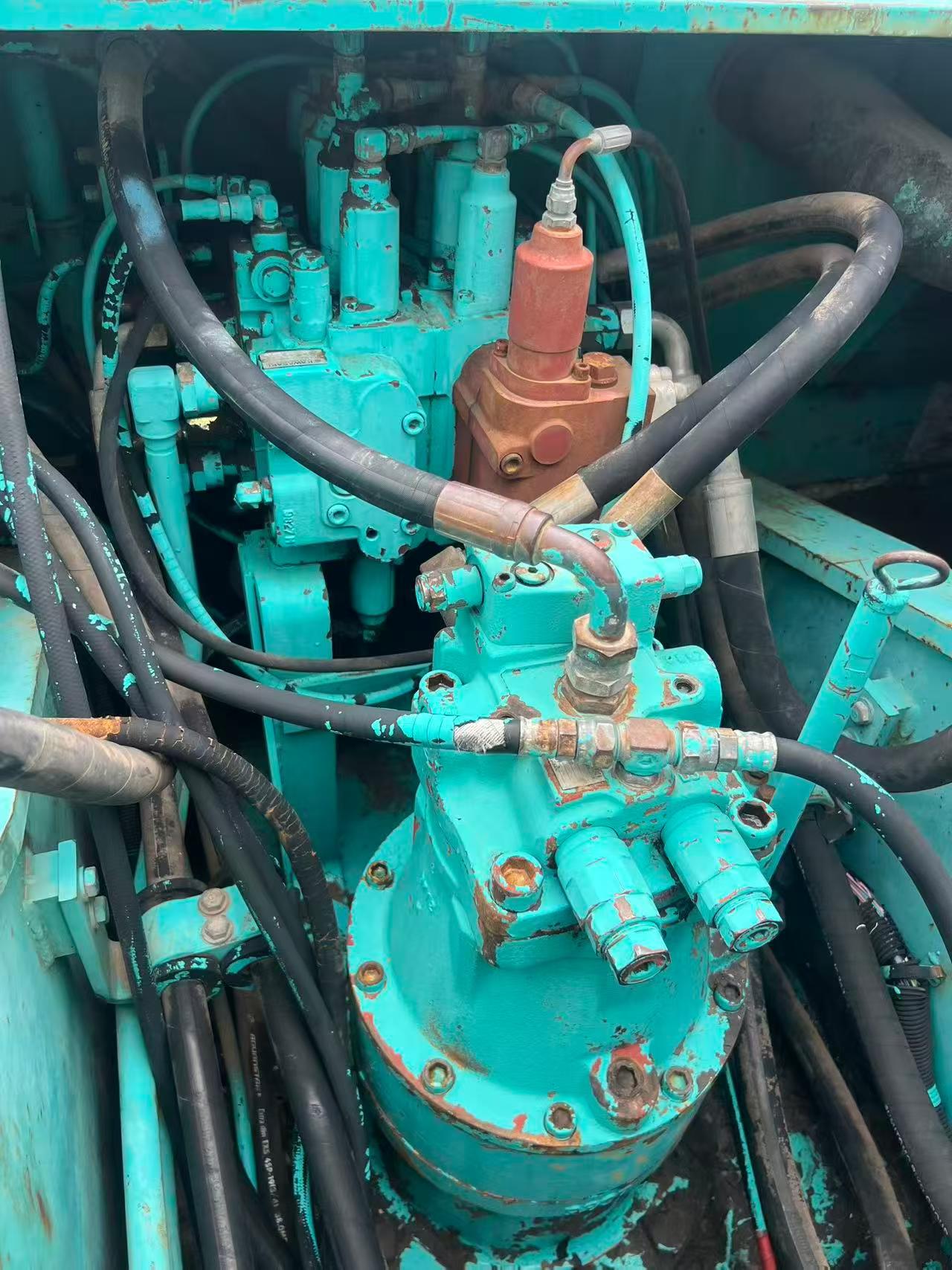 Купить Подержанный Экскаватор Kobelco SK200 / 6 Купить Подержанный Экскаватор Kobelco SK200 / 6