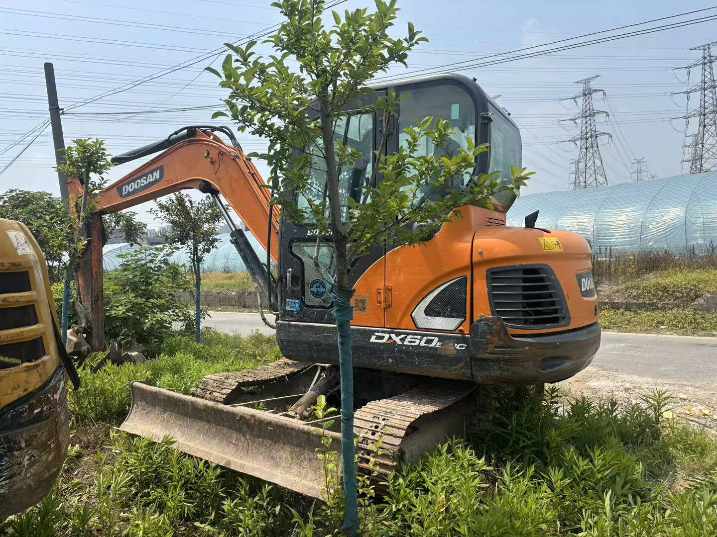 شراء حفارة Doosan DH60 مستعملة / 3