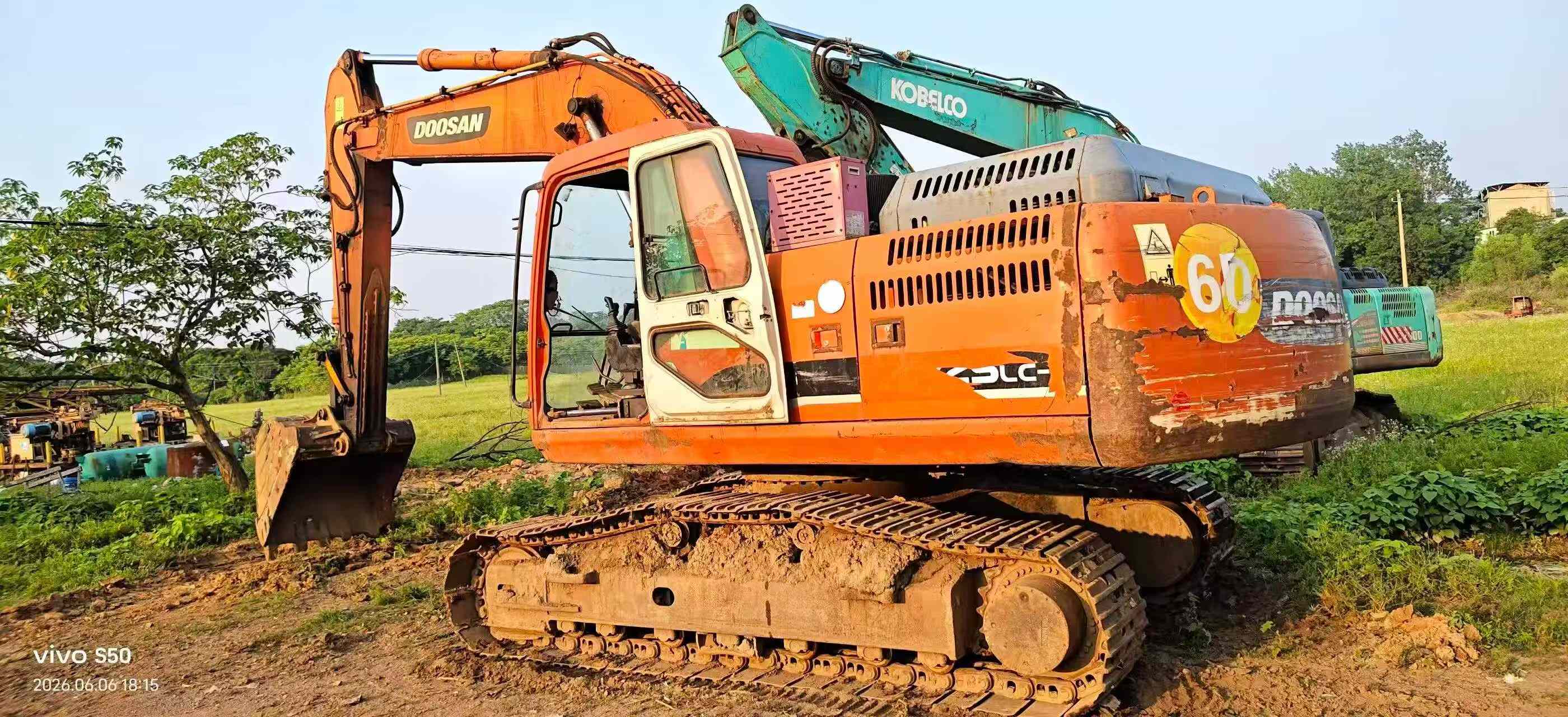 شراء حفارة Doosan DH215-7 مستعملة / 2