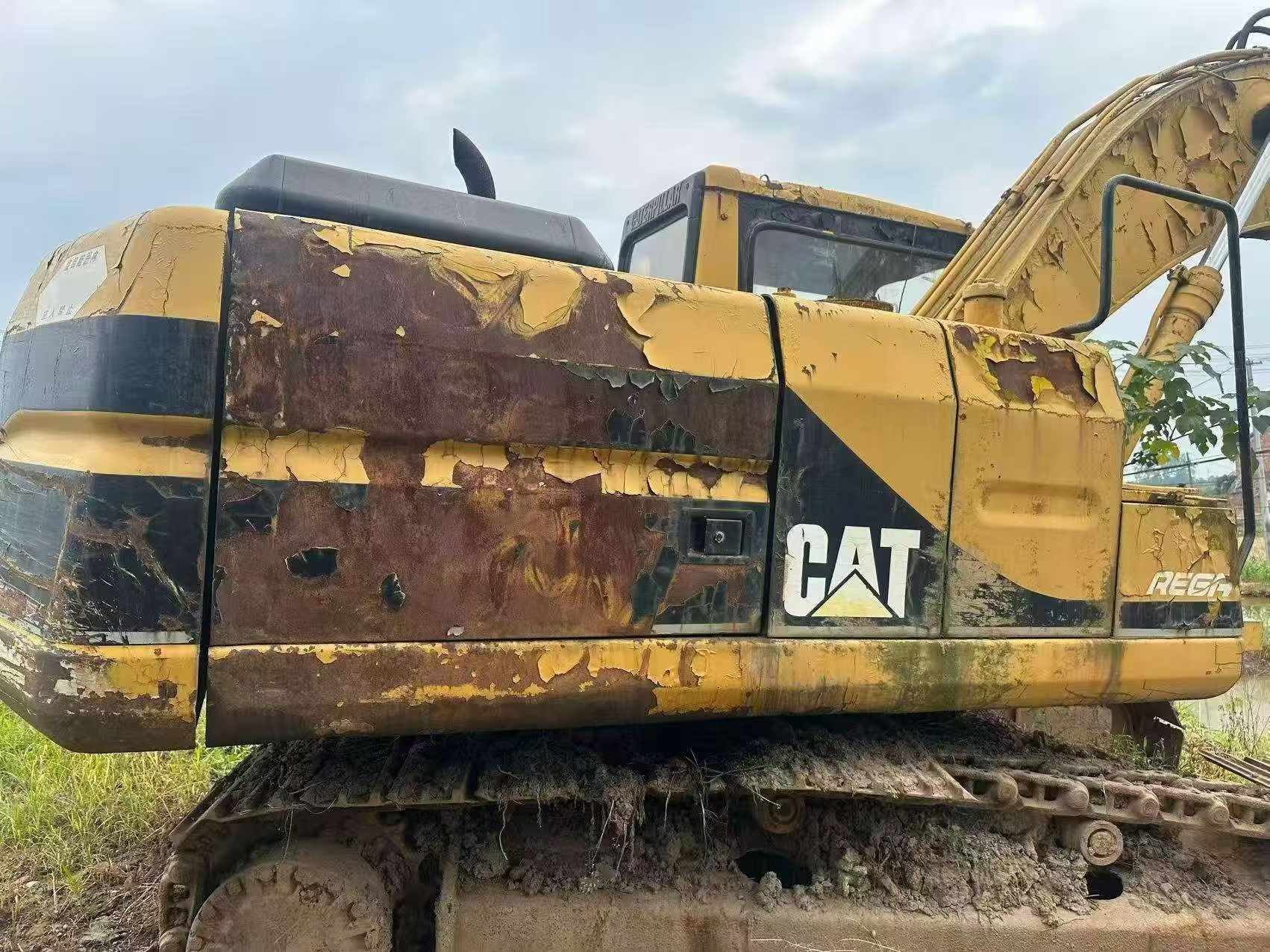 Buy Caterpillar 320V2 Used Excavator