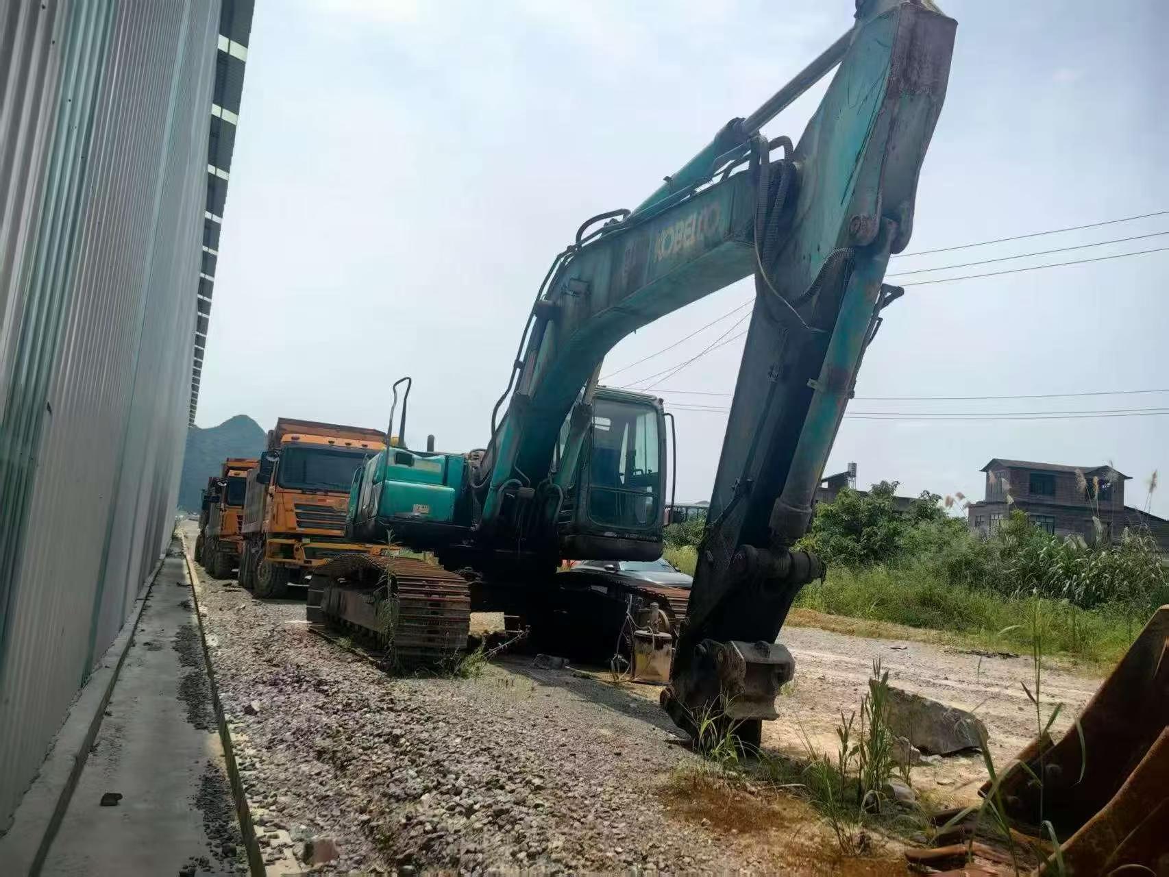 Compre Excavadora Kobelco SK260 Usada / 2