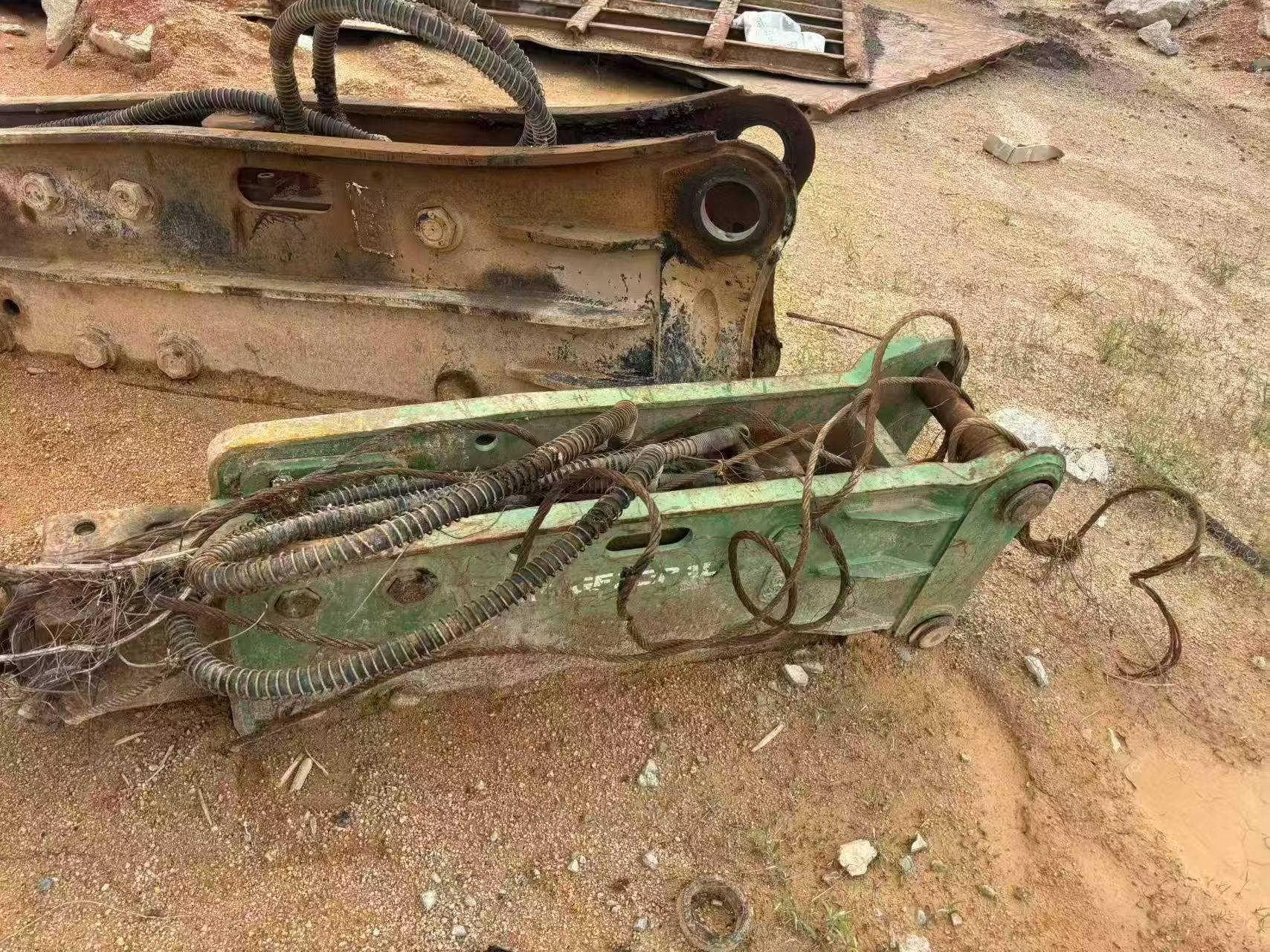 شراء حفارة Sumitomo SH120 مستعملة / 4