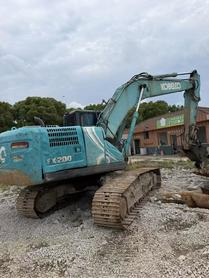 Buy Kobelco SK200 Used Excavator / 5 Buy Kobelco SK200 Used Excavator / 5