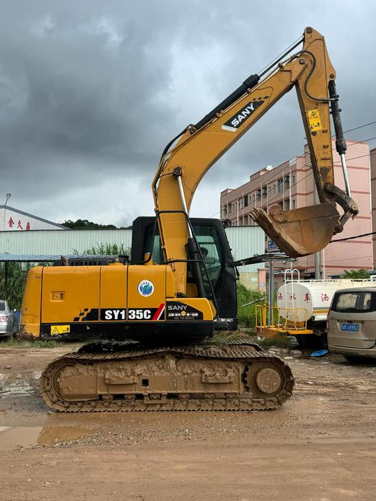 Buy Sany SY125C Used Excavator / 1