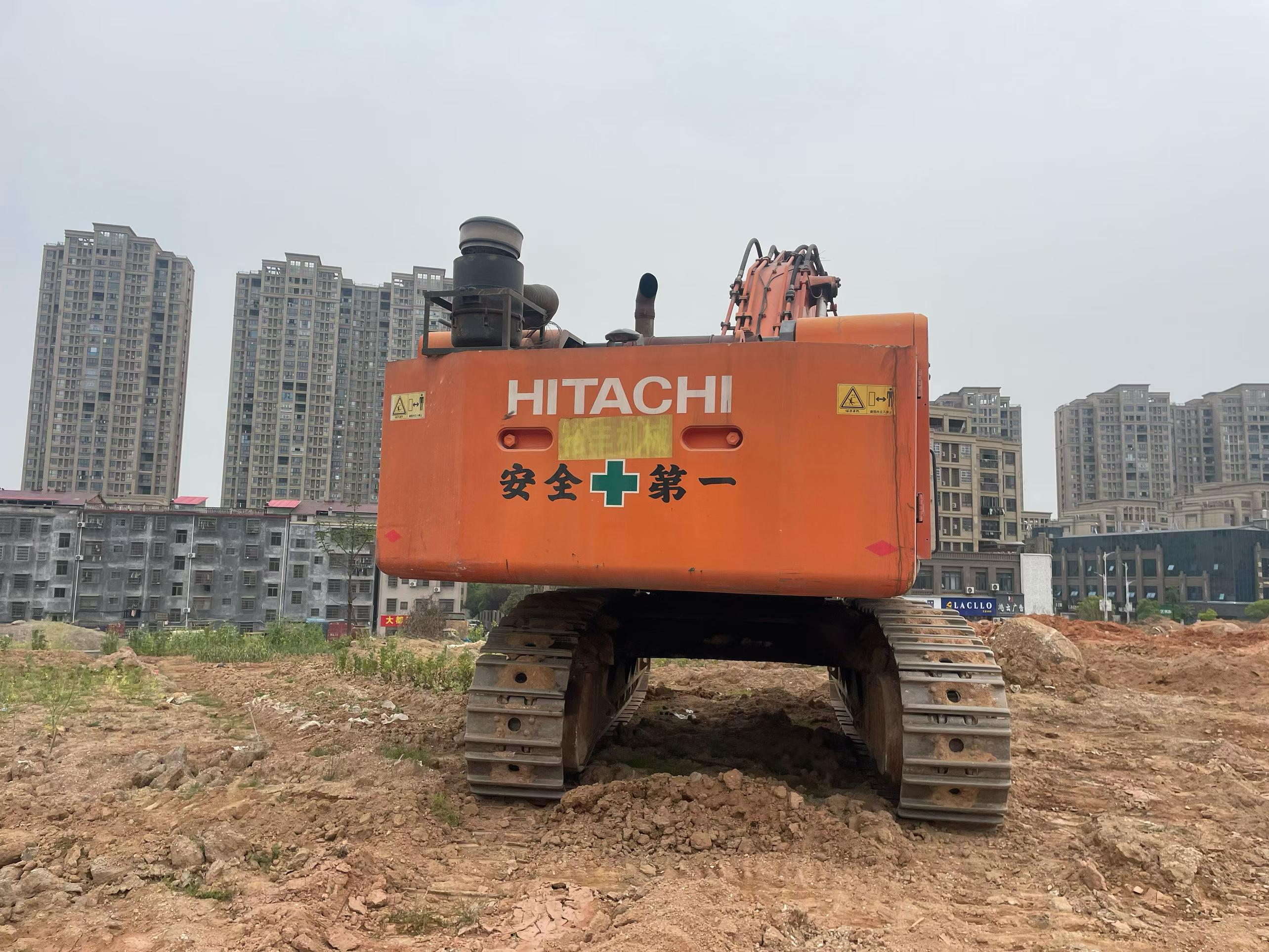 Buy Hitachi ZX670LCH-3 Used Excavator / 1