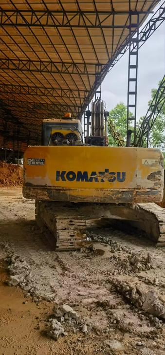 Buy Komatsu PC200 Used Excavator / 1