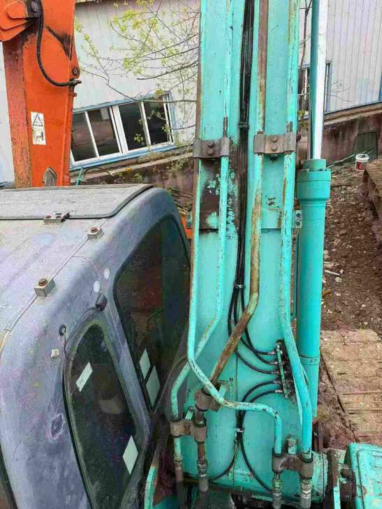 Buy Kobelco SK210-6 Used Excavator / 1