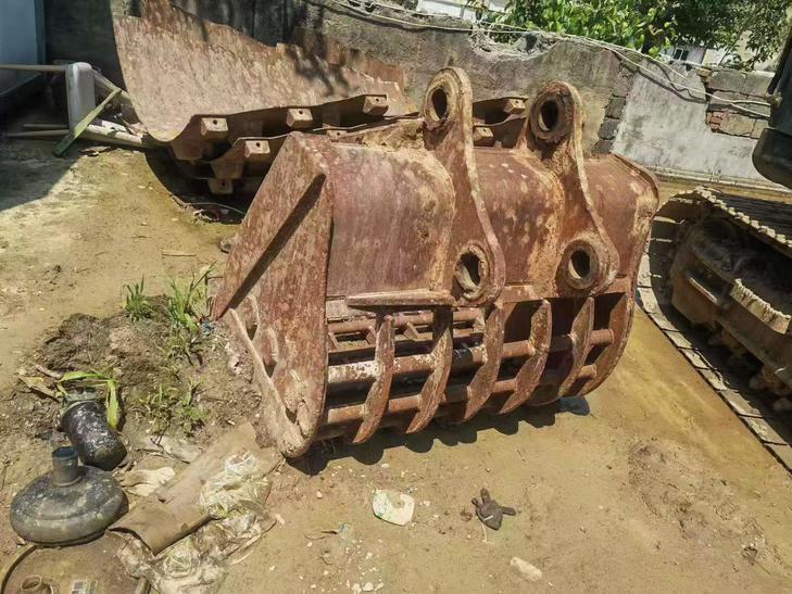Buy Sany SY200C Used Excavator / 1