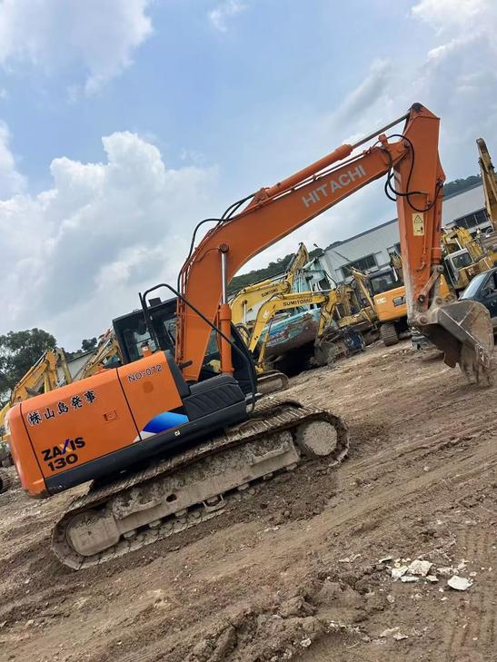 Buy Hitachi ZX130-5A Used Excavator / 1