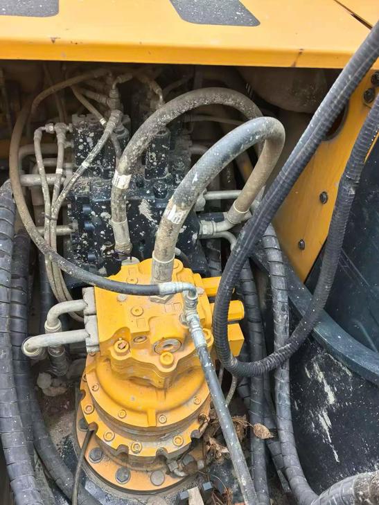 Buy Hyundai R215VS Used Excavator / 1