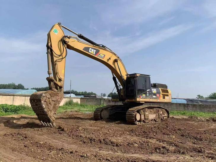 Buy Caterpillar 340D2L Used Excavator / 1