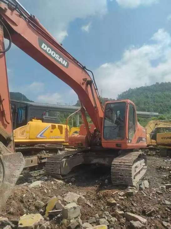 Buy Doosan DH225-9 Used Excavator / 1
