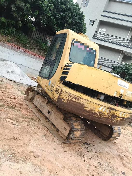 Buy Komatsu PC60-7 Used Excavator / 1