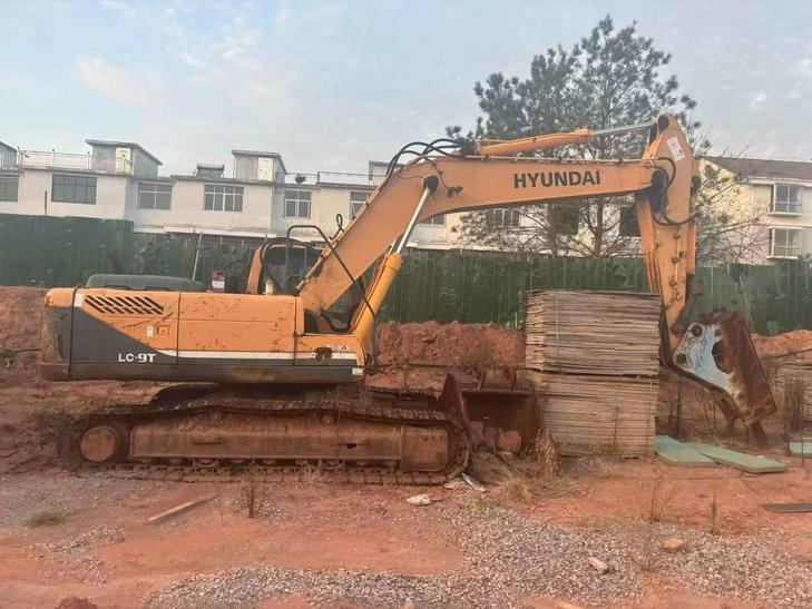 Buy Hyundai R275LC-9T Used Excavator / 1