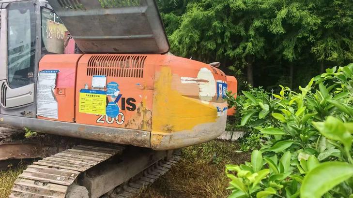 Buy Hitachi EX200-3 Used Excavator / 1
